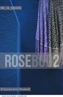 Localizzazione:..VENEZIA / ISOLA DI BURANO..Oggetto:..Soggetto:..CASE BLU SCIALLI..Cronologia: ....Definizione Culturale:..   Autore: ..   Stile: ..   Editori/Stampatori:..   Committenza:..Materia e Tecnica:..Collocazione:..Note:....Riproduzione Fotografica:..Graziano Arici/Rosebud2 .Copyright:..Graziano Arici/Rosebud2 .Data:..1995..Costo:..A..