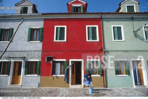 Localizzazione:..VENEZIA / ISOLA DI BURANO..Oggetto:..Soggetto:..CASE ROSSO..Cronologia: ....Definizione Culturale:..   Autore: ..   Stile: ..   Editori/Stampatori:..   Committenza:..Materia e Tecnica:..Collocazione:..Note:....Riproduzione Fotografica:..Graziano Arici/Rosebud2 .Copyright:..Graziano Arici/Rosebud2 .Data:..1995..Costo:..A..