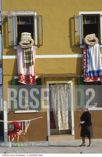 Localizzazione:..VENEZIA / ISOLA DI BURANO..Oggetto:..Soggetto:..CASE GIALLO..Cronologia: ....Definizione Culturale:..   Autore: ..   Stile: ..   Editori/Stampatori:..   Committenza:..Materia e Tecnica:..Collocazione:..Note:....Riproduzione Fotografica:..Graziano Arici/Rosebud2 .Copyright:..Graziano Arici/Rosebud2 .Data:..1995..Costo:..A..