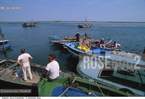 Localizzazione:..VENEZIA / ISOLA DI BURANO..Oggetto:..Soggetto:..LAGUNA BARCHE PESCATORI..Cronologia: ....Definizione Culturale:..   Autore: ..   Stile: ..   Editori/Stampatori:..   Committenza:..Materia e Tecnica:..Collocazione:..Note:....Riproduzione Fotografica:..Graziano Arici/Rosebud2 .Copyright:..Graziano Arici/Rosebud2 .Data:..1995..Costo:..A..