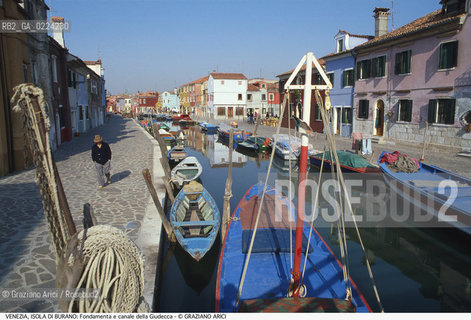 Localizzazione:..VENEZIA / ISOLA DI BURANO..Oggetto:..Soggetto:..CASE FONDAMENTA E CANALE DELLA GIUDECCA..Cronologia: ....Definizione Culturale:..   Autore: ..   Stile: ..   Editori/Stampatori:..   Committenza:..Materia e Tecnica:..Collocazione:..Note:....Riproduzione Fotografica:..Graziano Arici/Rosebud2 .Copyright:..Graziano Arici/Rosebud2 .Data:..1995..Costo:..A..