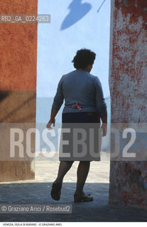 Localizzazione:..VENEZIA / ISOLA DI BURANO..Oggetto:..Soggetto:..CASE..Cronologia: ....Definizione Culturale:..   Autore: ..   Stile: ..   Editori/Stampatori:..   Committenza:..Materia e Tecnica:..Collocazione:..Note:....Riproduzione Fotografica:..Graziano Arici/Rosebud2 .Copyright:..Graziano Arici/Rosebud2 .Data:..1995..Costo:..A..