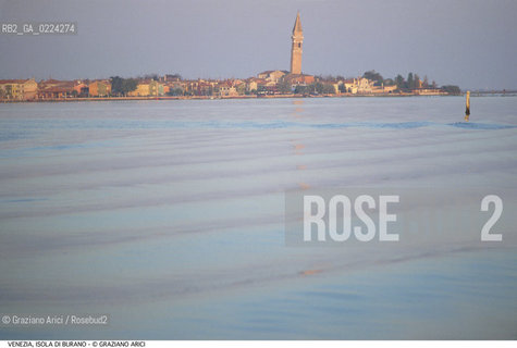 Localizzazione:..VENEZIA / ISOLA DI BURANO..Oggetto:..Soggetto:..LAGUNA / SKYLINE..Cronologia: ....Definizione Culturale:..   Autore: ..   Stile: ..   Editori/Stampatori:..   Committenza:..Materia e Tecnica:..Collocazione:..Note:....Riproduzione Fotografica:..Graziano Arici/Rosebud2 .Copyright:..Graziano Arici/Rosebud2 .Data:..1995..Costo:..A..