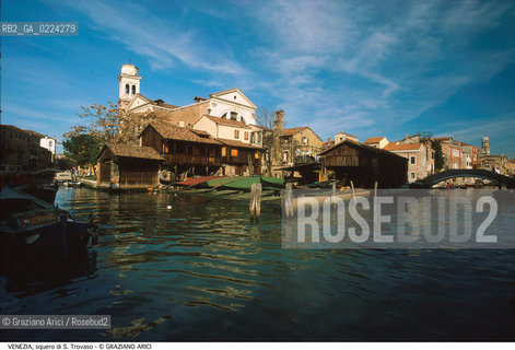 Localizzazione:..VENEZIA / DORSODURO..Oggetto:..Soggetto:..SQUERO DI S. TROVASO / GONDOLE..Cronologia: ....Definizione Culturale:..   Autore: ..   Stile:..   Editori/Stampatori:..   Committenza:..Materia e Tecnica:..Collocazione:..Note:..BARCHE E CANALI..Riproduzione Fotografica:..Graziano Arici/Rosebud2 .Copyright:..Graziano Arici/Rosebud2 .Data:..1990..Costo:..A..