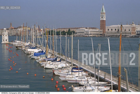 Localizzazione:..VENEZIA / ISOLA DI S. GIORGIO..Oggetto:..Soggetto:..COMPAGNIA DELLA VELA / BACINO S. MARCO..Cronologia: ....Definizione Culturale:..   Autore: ..   Stile:..   Editori/Stampatori:..   Committenza:..Materia e Tecnica:..Collocazione:..Note:..BARCHE E CANALI..Riproduzione Fotografica:..Graziano Arici/Rosebud2 .Copyright:..Graziano Arici/Rosebud2 .Data:..1995..Costo:..A..