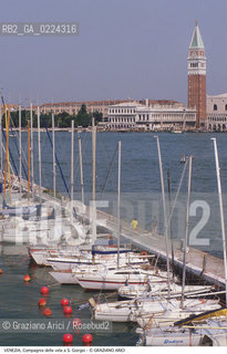 Localizzazione:..VENEZIA / ISOLA DI S. GIORGIO..Oggetto:..Soggetto:..COMPAGNIA DELLA VELA / BACINO S. MARCO..Cronologia: ....Definizione Culturale:..   Autore: ..   Stile:..   Editori/Stampatori:..   Committenza:..Materia e Tecnica:..Collocazione:..Note:..BARCHE E CANALI..Riproduzione Fotografica:..Graziano Arici/Rosebud2 .Copyright:..Graziano Arici/Rosebud2 .Data:..1995..Costo:..A..