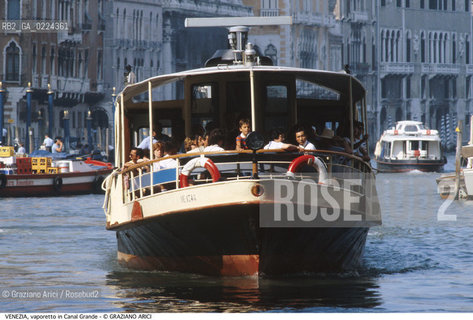 Localizzazione:..VENEZIA..Oggetto:..Soggetto:..VAPORETTO ACTV IN CANAL GRANDE ..Cronologia: ....Definizione Culturale:..   Autore: ..   Stile:..   Editori/Stampatori:..   Committenza:..Materia e Tecnica:..Collocazione:..Note:..BARCHE E CANALI..Riproduzione Fotografica:..Graziano Arici/Rosebud2 .Copyright:..Graziano Arici/Rosebud2 .Data:..1985..Costo:..A..