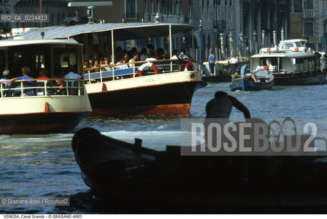 Localizzazione:..VENEZIA..Oggetto:..Soggetto:..TRAFFICO ACQUEO IN CANAL GRANDE VAPORETTI ACTV..Cronologia: ....Definizione Culturale:..   Autore: ..   Stile:..   Editori/Stampatori:..   Committenza:..Materia e Tecnica:..Collocazione:..Note:..BARCHE E CANALI..Riproduzione Fotografica:..Graziano Arici/Rosebud2 .Copyright:..Graziano Arici/Rosebud2 .Data:..1995..Costo:..A..