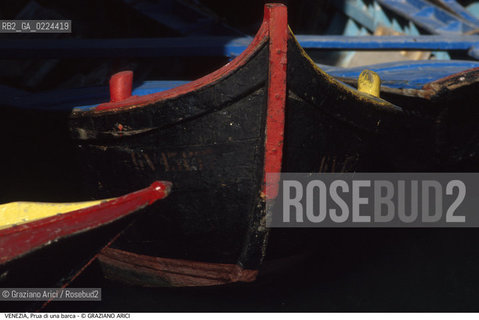 Localizzazione:..VENEZIA..Oggetto:..Soggetto:..PRUA DI UNA BARCA..Cronologia: ....Definizione Culturale:..   Autore: ..   Stile:..   Editori/Stampatori:..   Committenza:..Materia e Tecnica:..Collocazione:..Note:..BARCHE E CANALI..Riproduzione Fotografica:..Graziano Arici/Rosebud2 .Copyright:..Graziano Arici/Rosebud2 .Data:..1995..Costo:..A..