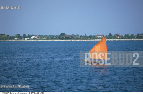 Localizzazione:..VENEZIA..Oggetto:..Soggetto:..BARCA A VELA IN LAGUNA / VELA AL TERZO..Cronologia: ....Definizione Culturale:..   Autore: ..   Stile:..   Editori/Stampatori:..   Committenza:..Materia e Tecnica:..Collocazione:..Note:..BARCHE E CANALI..Riproduzione Fotografica:..Graziano Arici/Rosebud2 .Copyright:..Graziano Arici/Rosebud2 .Data:..1995..Costo:..A..