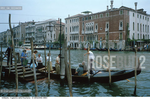 Localizzazione:..VENEZIA ..Oggetto:..Soggetto:..TRAGHETTO PESCHERIA S. SOFIA GONDOLA CANAL GRANDE..Cronologia: ....Definizione Culturale:..   Autore: ..   Stile:..   Editori/Stampatori:..   Committenza:..Materia e Tecnica:..Collocazione:..Note:..BARCHE E CANALI..Riproduzione Fotografica:..Graziano Arici/Rosebud2 .Copyright:..Graziano Arici/Rosebud2 .Data:..1995..Costo:..A..