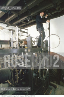 Localizzazione:..VENEZIA / S. MARCO..Oggetto:..Soggetto:..TORRE DELL OROLOGIO / MORI / ALBERTO PERATONER OROLOGIAO E GESTORE / MECCANISMO..Cronologia: ..XV SECOLO..Definizione Culturale:..   Autore:..PAOLO E GIOVANNI CARLO RANIERI DA REGGIO ..   Stile:..   Editori/Stampatori:..   Committenza:..Materia e Tecnica:..Collocazione:..Note:....Riproduzione Fotografica:..Graziano Arici/Rosebud2 .Copyright:..Graziano Arici/Rosebud2 .Data:..1990..Costo:..A..