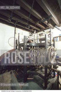 Localizzazione:..VENEZIA / S. MARCO..Oggetto:..Soggetto:..TORRE DELL OROLOGIO / MORI / MECCANISMO..Cronologia: ..XV SECOLO..Definizione Culturale:..   Autore:..PAOLO E GIOVANNI CARLO RANIERI DA REGGIO ..   Stile:..   Editori/Stampatori:..   Committenza:..Materia e Tecnica:..Collocazione:..Note:....Riproduzione Fotografica:..Graziano Arici/Rosebud2 .Copyright:..Graziano Arici/Rosebud2 .Data:..1990..Costo:..A..