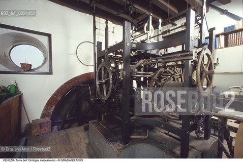 Localizzazione:..VENEZIA / S. MARCO..Oggetto:..Soggetto:..TORRE DELL OROLOGIO / MORI / MECCANISMO..Cronologia: ..XV SECOLO..Definizione Culturale:..   Autore:..PAOLO E GIOVANNI CARLO RANIERI DA REGGIO ..   Stile:..   Editori/Stampatori:..   Committenza:..Materia e Tecnica:..Collocazione:..Note:....Riproduzione Fotografica:..Graziano Arici/Rosebud2 .Copyright:..Graziano Arici/Rosebud2 .Data:..1990..Costo:..A..