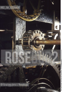 Localizzazione:..VENEZIA / S. MARCO..Oggetto:..Soggetto:..TORRE DELL OROLOGIO / MORI / PARTICOLARE DEI MECCANISMI..Cronologia: ..XV SECOLO..Definizione Culturale:..   Autore:..PAOLO E GIOVANNI CARLO RANIERI DA REGGIO ..   Stile:..   Editori/Stampatori:..   Committenza:..Materia e Tecnica:..Collocazione:..Note:....Riproduzione Fotografica:..Graziano Arici/Rosebud2 .Copyright:..Graziano Arici/Rosebud2 .Data:..1990..Costo:..A..