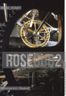 Localizzazione:..VENEZIA / S. MARCO..Oggetto:..Soggetto:..TORRE DELL OROLOGIO / MORI / PARTICOLARE DEI MECCANISMI..Cronologia: ..XV SECOLO..Definizione Culturale:..   Autore:..PAOLO E GIOVANNI CARLO RANIERI DA REGGIO ..   Stile:..   Editori/Stampatori:..   Committenza:..Materia e Tecnica:..Collocazione:..Note:....Riproduzione Fotografica:..Graziano Arici/Rosebud2 .Copyright:..Graziano Arici/Rosebud2 .Data:..1990..Costo:..A..