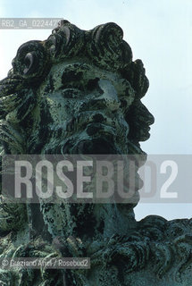 Localizzazione:..VENEZIA / S. MARCO..Oggetto:..Soggetto:..TORRE DELL OROLOGIO / MORI..Cronologia: ..XV SECOLO..Definizione Culturale:..   Autore: ..AMBROGIO DELLE ANCORE..PAOLO SAVIN..   Stile:..   Editori/Stampatori:..   Committenza:..Materia e Tecnica:..BRONZO..Collocazione:..Note:....Riproduzione Fotografica:..Graziano Arici/Rosebud2 .Copyright:..Graziano Arici/Rosebud2 .Data:..1990..Costo:..A..