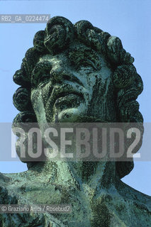 Localizzazione:..VENEZIA / S. MARCO..Oggetto:..Soggetto:..TORRE DELL OROLOGIO / MORI..Cronologia: ..XV SECOLO..Definizione Culturale:..   Autore: ..AMBROGIO DELLE ANCORE..PAOLO SAVIN..   Stile:..   Editori/Stampatori:..   Committenza:..Materia e Tecnica:..BRONZO..Collocazione:..Note:....Riproduzione Fotografica:..Graziano Arici/Rosebud2 .Copyright:..Graziano Arici/Rosebud2 .Data:..1990..Costo:..A..