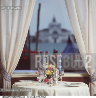 Localizzazione:..VENEZIA / S. MARCO..Oggetto:..Soggetto:..HOTEL MONACO GRAN CANAL / SALA RISTORANTE..Cronologia: ....Definizione Culturale:..   Autore: ..   Stile:..   Editori/Stampatori:..   Committenza:..Materia e Tecnica:..Collocazione:..Note:..ALBERGHI..Riproduzione Fotografica:..Graziano Arici/Rosebud2 .Copyright:..Graziano Arici/Rosebud2 .Data:..1990..Costo:..A..