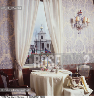 Localizzazione:..VENEZIA / S. MARCO..Oggetto:..Soggetto:..HOTEL MONACO GRAN CANAL / SALA RISTORANTE / PUNTA DELLA DOGANA..Cronologia: ....Definizione Culturale:..   Autore: ..   Stile:..   Editori/Stampatori:..   Committenza:..Materia e Tecnica:..Collocazione:..Note:..ALBERGHI..Riproduzione Fotografica:..Graziano Arici/Rosebud2 .Copyright:..Graziano Arici/Rosebud2 .Data:..1990..Costo:..A..