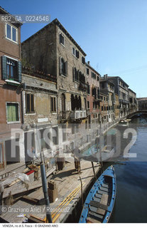 Localizzazione:..VENEZIA / CANNAREGIO..Oggetto:..Soggetto:..RIO DI S. FOSCA..Cronologia: ....Definizione Culturale:..   Autore: ..   Stile:..   Editori/Stampatori:..   Committenza:..Materia e Tecnica:..Collocazione:..Note:..BARCHE E CANALI..Riproduzione Fotografica:..Graziano Arici/Rosebud2 .Copyright:..Graziano Arici/Rosebud2 .Data:..1985..Costo:..A..