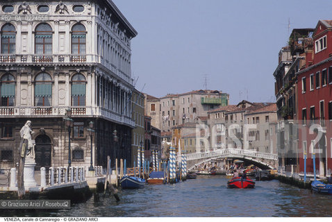 Localizzazione:..VENEZIA / CANNAREGIO..Oggetto:..Soggetto:..CANALE DI CANNAREGIO / PONTE DELLE GUGLIE PALAZZO LABIA..Cronologia: ....Definizione Culturale:..   Autore: ..   Stile:..   Editori/Stampatori:..   Committenza:..Materia e Tecnica:..Collocazione:..Note:..BARCHE E CANALI..Riproduzione Fotografica:..Graziano Arici/Rosebud2 .Copyright:..Graziano Arici/Rosebud2 .Data:..1995..Costo:..A..