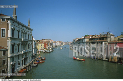 Localizzazione:..VENEZIA..Oggetto:..CANAL GRANDE DA CA FOSCARI..Cronologia: ....Definizione Culturale:..   Autore: ..   Stile:..   Editori/Stampatori:..   Committenza:..Materia e Tecnica:..Collocazione:..Note:..BARCHE E CANALI..Riproduzione Fotografica:..Graziano Arici/Rosebud2 .Copyright:..Graziano Arici/Rosebud2 .Data:..1995..Costo:..A..