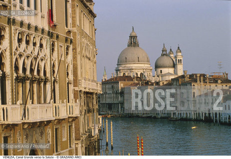 Localizzazione:..VENEZIA..Oggetto:..CANAL GRANDE VERSO LA SALUTE..Cronologia: ....Definizione Culturale:..   Autore: ..   Stile:..   Editori/Stampatori:..   Committenza:..Materia e Tecnica:..Collocazione:..Note:..BARCHE E CANALI..Riproduzione Fotografica:..Graziano Arici/Rosebud2 .Copyright:..Graziano Arici/Rosebud2 .Data:..1995..Costo:..A..