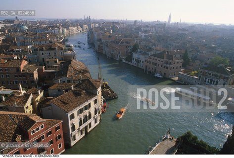 Localizzazione:..VENEZIA..Oggetto:..CANAL GRANDE DAL CAMPANILE DI S. GEREMIA..Cronologia: ....Definizione Culturale:..   Autore: ..   Stile:..   Editori/Stampatori:..   Committenza:..Materia e Tecnica:..Collocazione:..Note:..BARCHE E CANALI..Riproduzione Fotografica:..Graziano Arici/Rosebud2 .Copyright:..Graziano Arici/Rosebud2 .Data:..1990..Costo:..A..