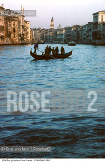 Localizzazione:..VENEZIA..Oggetto:..Soggetto:..CANAL GRANDE GONDOLA TRAMONTO..Cronologia: ....Definizione Culturale:..   Autore: ..   Stile:..   Editori/Stampatori:..   Committenza:..Materia e Tecnica:..Collocazione:..Note:..BARCHE E CANALI..Riproduzione Fotografica:..Graziano Arici/Rosebud2 .Copyright:..Graziano Arici/Rosebud2 .Data:..1985..Costo:..A..