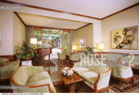 Localizzazione:..VENEZIA / S. MARCO..Oggetto:..Soggetto:..HOTEL MONACO GRAN CANAL / HALL..Cronologia: ....Definizione Culturale:..   Autore: ..   Stile:..   Editori/Stampatori:..   Committenza:..Materia e Tecnica:..Collocazione:..Note:..ALBERGHI..Riproduzione Fotografica:..Graziano Arici/Rosebud2 .Copyright:..Graziano Arici/Rosebud2 .Data:..1990..Costo:..A..