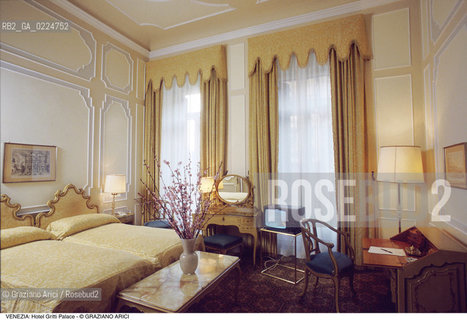 Localizzazione:..VENEZIA / S. MARCO..Oggetto:..Soggetto:..HOTEL GRITTI PALACE / STANZA DA LETTO..Cronologia: ....Definizione Culturale:..   Autore: ..   Stile:..   Editori/Stampatori:..   Committenza:..Materia e Tecnica:..Collocazione:..Note:..ALBERGHI..Riproduzione Fotografica:..Graziano Arici/Rosebud2 .Copyright:..Graziano Arici/Rosebud2 .Data:..1990..Costo:..A..