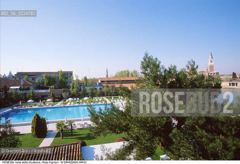 Localizzazione:..VENEZIA / DORSODURO / ISOLA DELLA GIUDECCA..Oggetto:..Soggetto:..HOTEL CIPRIANI / PISCINA..Cronologia: ....Definizione Culturale:..   Autore: ..   Stile:..   Editori/Stampatori:..   Committenza:..Materia e Tecnica:..Collocazione:..Note:..ALBERGHI..Riproduzione Fotografica:..Graziano Arici/Rosebud2 .Copyright:..Graziano Arici/Rosebud2 .Data:..1990..Costo:..A..