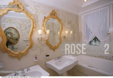 Localizzazione:..VENEZIA / DORSODURO / ISOLA DELLA GIUDECCA..Oggetto:..Soggetto:..HOTEL CIPRIANI / BAGNO..Cronologia: ....Definizione Culturale:..   Autore: ..   Stile:..   Editori/Stampatori:..   Committenza:..Materia e Tecnica:..Collocazione:..Note:..ALBERGHI..Riproduzione Fotografica:..Graziano Arici/Rosebud2 .Copyright:..Graziano Arici/Rosebud2 .Data:..1990..Costo:..A..