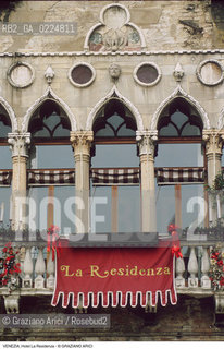 Localizzazione:..VENEZIA / CASTELLO..Oggetto:..Soggetto:..HOTEL LA RESIDENZA..Cronologia: ..XIV SECOLO..Definizione Culturale:..   Autore: ..   Stile:..GOTICO..   Editori/Stampatori:..   Committenza:..Materia e Tecnica:..Collocazione:..Note:..ALBERGHI PALAZZO GRITTI MOROSINI BADOER..Riproduzione Fotografica:..Graziano Arici/Rosebud2 .Copyright:..Graziano Arici/Rosebud2 .Data:..1988..Costo:..A..