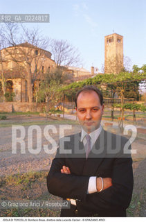 Localizzazione:..VENEZIA / ISOLA DI TORCELLO..Oggetto:..Soggetto:..BONIFACIO BRASS / DIRETTORE DELLA LOCANDA CIPRIANI / S. FOSCA..Cronologia: ....Definizione Culturale:..   Autore: ..   Stile:....   Editori/Stampatori:..   Committenza:..Materia e Tecnica:..Collocazione:..Note:..ALBERGHI HOTEL..Riproduzione Fotografica:..Graziano Arici/Rosebud2 .Copyright:..Graziano Arici/Rosebud2 .Data:..1988..Costo:..A..