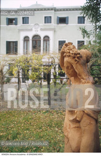 Localizzazione:..VENEZIA / DORSODURO..Oggetto:..Soggetto:..PENSIONE ACCADEMIA VILLA MARAVEGE..Cronologia: ..XIX SECOLO..Definizione Culturale:..   Autore: ..   Stile:....   Editori/Stampatori:..   Committenza:..Materia e Tecnica:..Collocazione:..Note:..ALBERGHI HOTEL CASA MAINELLA..Riproduzione Fotografica:..Graziano Arici/Rosebud2 .Copyright:..Graziano Arici/Rosebud2 .Data:..1988..Costo:..A..