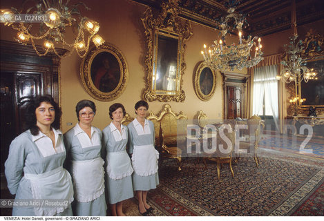 Localizzazione:..VENEZIA / CASTELLO..Oggetto:..Soggetto:..HOTEL DANIELI GOVERNANTI..Cronologia: ....Definizione Culturale:..   Autore: ..   Stile:..   Editori/Stampatori:..   Committenza:..Materia e Tecnica:..Collocazione:..Note:..PALAZZO DANDOLO ALBERGHI..Riproduzione Fotografica:..Graziano Arici/Rosebud2 .Copyright:..Graziano Arici/Rosebud2 .Data:..1988..Costo:..A..