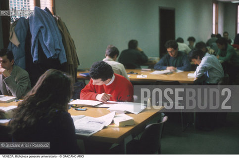 Localizzazione:..VENEZIA / DORSODURO..Oggetto:..Soggetto:..BIBLIOTECA GENERALE UNIVERSITARIA / SALA DI LETTURA STUDENTI / PALAZZO BERNARDO UNIVERSITA..Cronologia: ....Definizione Culturale:..   Autore: ....   Stile: ..   Editori/Stampatori:..   Committenza:..Materia e Tecnica:..Collocazione:..Note:..MONUMENTALE..Riproduzione Fotografica:..Graziano Arici/Rosebud2 .Copyright:..Graziano Arici/Rosebud2 .Data:..1995..Costo:..A..