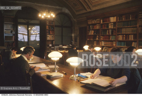 Localizzazione:..VENEZIA / S. MARCO..Oggetto:..Soggetto:..BIBLIOTECA NAZIONALE MARCIANA / SALA DI LETTURA RISERVATA..Cronologia: ....Definizione Culturale:..   Autore: ....   Stile: ..   Editori/Stampatori:..   Committenza:..Materia e Tecnica:..Collocazione:..Note:..MONUMENTALE..Riproduzione Fotografica:..Graziano Arici/Rosebud2 .Copyright:..Graziano Arici/Rosebud2 .Data:..1995..Costo:..A..