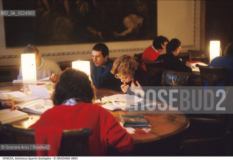 Localizzazione:..VENEZIA / CASTELLO..Oggetto:..Soggetto:..BIBLIOTECA QUERINI STAMPALIA / SALA DI LETTURA STUDENTI..Cronologia: ....Definizione Culturale:..   Autore: ....   Stile: ..   Editori/Stampatori:..   Committenza:..Materia e Tecnica:..Collocazione:..Note:..MONUMENTALE..Riproduzione Fotografica:..Graziano Arici/Rosebud2 .Copyright:..Graziano Arici/Rosebud2 .Data:..1995..Costo:..A..