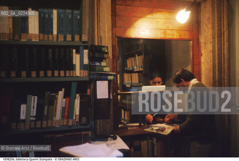 Localizzazione:..VENEZIA / CASTELLO..Oggetto:..Soggetto:..BIBLIOTECA QUERINI STAMPALIA / SPORTELLO CONSEGNA LIBRI..Cronologia: ....Definizione Culturale:..   Autore: ....   Stile: ..   Editori/Stampatori:..   Committenza:..Materia e Tecnica:..Collocazione:..Note:..MONUMENTALE..Riproduzione Fotografica:..Graziano Arici/Rosebud2 .Copyright:..Graziano Arici/Rosebud2 .Data:..1995..Costo:..A..