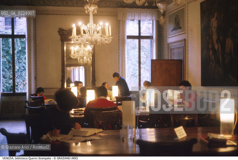 Localizzazione:..VENEZIA / CASTELLO..Oggetto:..Soggetto:..BIBLIOTECA QUERINI STAMPALIA / SALA DI LETTURA..Cronologia: ....Definizione Culturale:..   Autore: ....   Stile: ..   Editori/Stampatori:..   Committenza:..Materia e Tecnica:..Collocazione:..Note:..MONUMENTALE..Riproduzione Fotografica:..Graziano Arici/Rosebud2 .Copyright:..Graziano Arici/Rosebud2 .Data:..1995..Costo:..A..