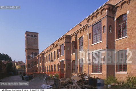 Localizzazione:..VENEZIA / DORSODURO..Oggetto:..Soggetto:..EX COTONIFICIO DI S. MARTA / RESTAURI UNIVERSITA ARCHITETTURA..Cronologia: ....Definizione Culturale:..   Autore: ....   Stile: ..   Editori/Stampatori:..   Committenza:..Materia e Tecnica:..Collocazione:..Note:..MONUMENTALE ARCHEOLOGIA INDUSTRIALE..Riproduzione Fotografica:..Graziano Arici/Rosebud2 .Copyright:..Graziano Arici/Rosebud2 .Data:..1995..Costo:..A..