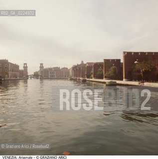 Localizzazione:..VENEZIA / CASTELLO..Oggetto:..Soggetto:..ARSENALE VECCHIO DARSENA..Cronologia: ..XIV SECOLO..Definizione Culturale:..   Autore: ....   Stile: ..   Editori/Stampatori:..   Committenza:..Materia e Tecnica:..Collocazione:..Note:..ARCHEOLOGIA INDUSTRIALE..Riproduzione Fotografica:..Graziano Arici/Rosebud2 .Copyright:..Graziano Arici/Rosebud2 .Data:..1990..Costo:..A..