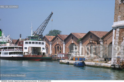 Localizzazione:..VENEZIA / CASTELLO..Oggetto:..Soggetto:..ARSENALE CAPANNONI DELLA NUOVISSIMA GRANDE..Cronologia: ..XVI XX SECOLO..Definizione Culturale:..   Autore: ....   Stile: ..   Editori/Stampatori:..   Committenza:..Materia e Tecnica:..Collocazione:..Note:..ARCHEOLOGIA INDUSTRIALE..Riproduzione Fotografica:..Graziano Arici/Rosebud2 .Copyright:..Graziano Arici/Rosebud2 .Data:..1990..Costo:..A..