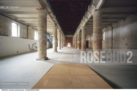 Localizzazione:..VENEZIA / CASTELLO..Oggetto:..Soggetto:..ARSENALE CORDERIE DELLA TANA..Cronologia: ..XIV XVI SECOLO..Definizione Culturale:..   Autore: ..ANTONIO DA PONTE..   Stile: ..   Editori/Stampatori:..   Committenza:..Materia e Tecnica:..Collocazione:..Note:..ARCHEOLOGIA INDUSTRIALE..Riproduzione Fotografica:..Graziano Arici/Rosebud2 .Copyright:..Graziano Arici/Rosebud2 .Data:..1995..Costo:..A..