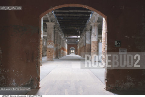 Localizzazione:..VENEZIA / CASTELLO..Oggetto:..Soggetto:..ARSENALE CORDERIE DELLA TANA..Cronologia: ..XIV XVI SECOLO..Definizione Culturale:..   Autore: ..ANTONIO DA PONTE..   Stile: ..   Editori/Stampatori:..   Committenza:..Materia e Tecnica:..Collocazione:..Note:..ARCHEOLOGIA INDUSTRIALE..Riproduzione Fotografica:..Graziano Arici/Rosebud2 .Copyright:..Graziano Arici/Rosebud2 .Data:..1995..Costo:..A..