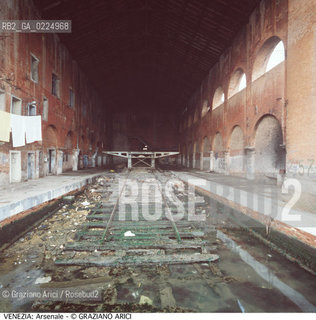 Localizzazione:..VENEZIA / CASTELLO..Oggetto:..Soggetto:..ARSENALE BACINO DI CARENAGGIO..Cronologia: ....Definizione Culturale:..   Autore: ....   Stile: ....   Editori/Stampatori:..   Committenza:..Materia e Tecnica:..Collocazione:..Note:..ARCHEOLOGIA INDUSTRIALE..Riproduzione Fotografica:..Graziano Arici/Rosebud2 .Copyright:..Graziano Arici/Rosebud2 .Data:..1990..Costo:..A..