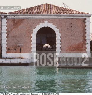 Localizzazione:..VENEZIA / CASTELLO..Oggetto:..Soggetto:..ARSENALE / EDIFICIO DEL BUCINTORO..Cronologia: ..XVI XIX SECOLO..Definizione Culturale:..   Autore: ....   Stile: ..   Editori/Stampatori:..   Committenza:..Materia e Tecnica:..Collocazione:..Note:..ARCHEOLOGIA INDUSTRIALE..Riproduzione Fotografica:..Graziano Arici/Rosebud2 .Copyright:..Graziano Arici/Rosebud2 .Data:..1990..Costo:..A..